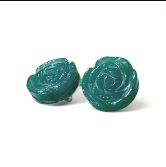 Genuine Green Onyx Hand Carved Rose Pierced Stud Earrings In Stainless Steel - Picture 1 of 7